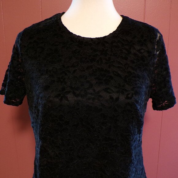 Teddi Rose NWT Ladies' Black Floral Lace Top – Size Medium - Picture 2 of 5